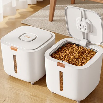 Boîte à croquettes hermétique FreshKeep pour chat, conteneur double avec conservation longue durée.