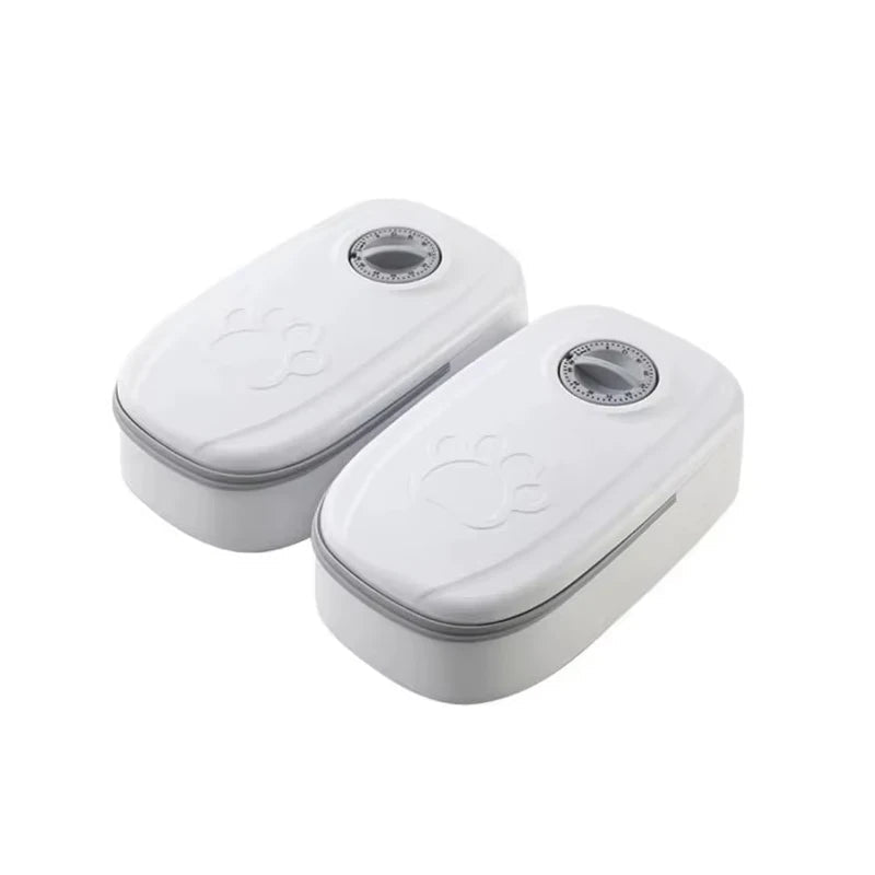 Distributeur automatique chat gris avec couvercles hermétiques fermés - 2 compartiments programmables