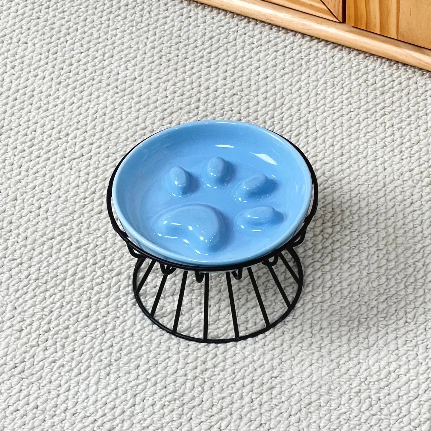 Gamelle chat céramique bleue motif poisson support métal noir surélevé