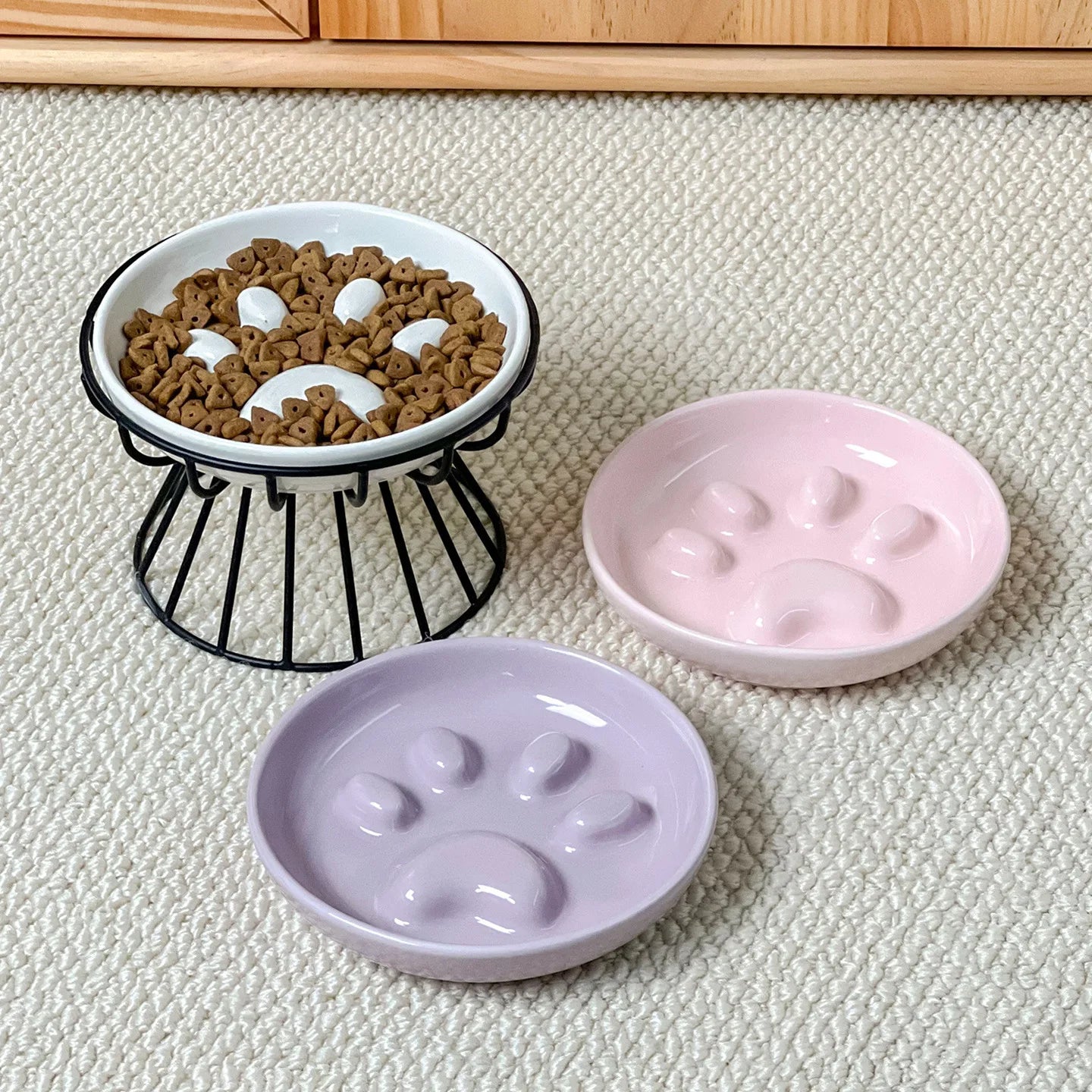 Gamelle anti-glouton chat céramique motif patte support métal noir surélevé