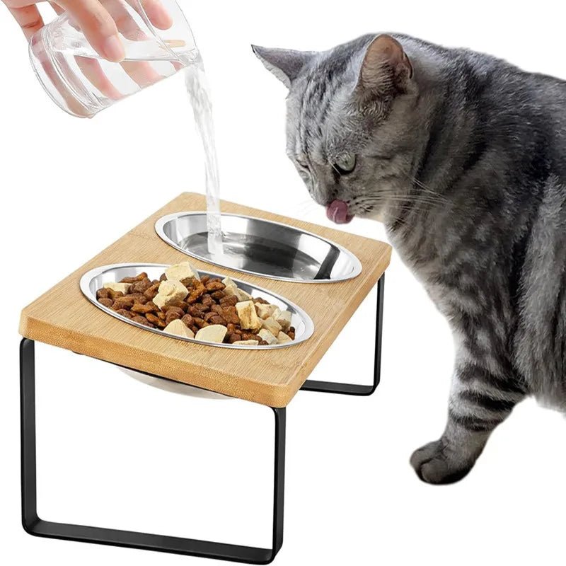 Gamelle surélevée pour chat en bois et inox, design ergonomique 15° anti-vomissement.