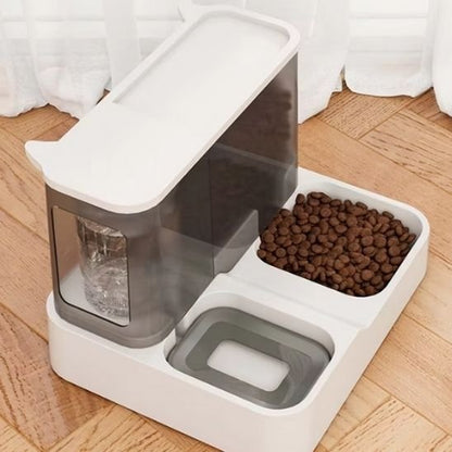"Vue latérale du distributeur automatique de croquettes pour chat"