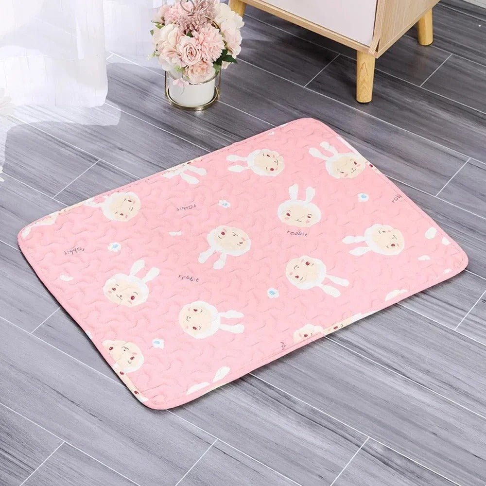 Tapis avec motifs lapins roses 